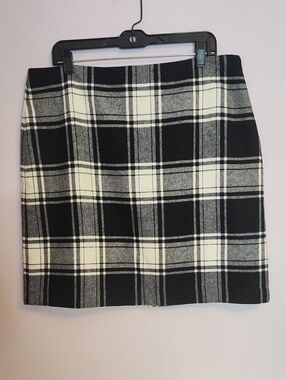 TALBOTS Women’s Wool Blend Plaid Skirt, size 16P